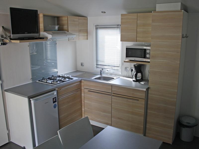 location-mobil-home-2-chambres-cuisine-equipee-camping-vendee-bonnes-vacances-sarl